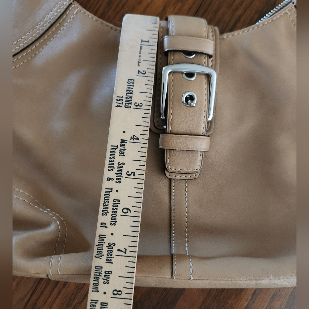 Coach Hamptons Big Buckle Medium Beige Leather Hobo F11197 - Picture 8 of 16